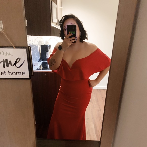 My Info Here. Closet Info’s Next Door ➔ - Picture 6 of 12